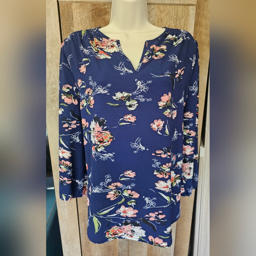 Fun2fun Kenmore Split Neck Blouse